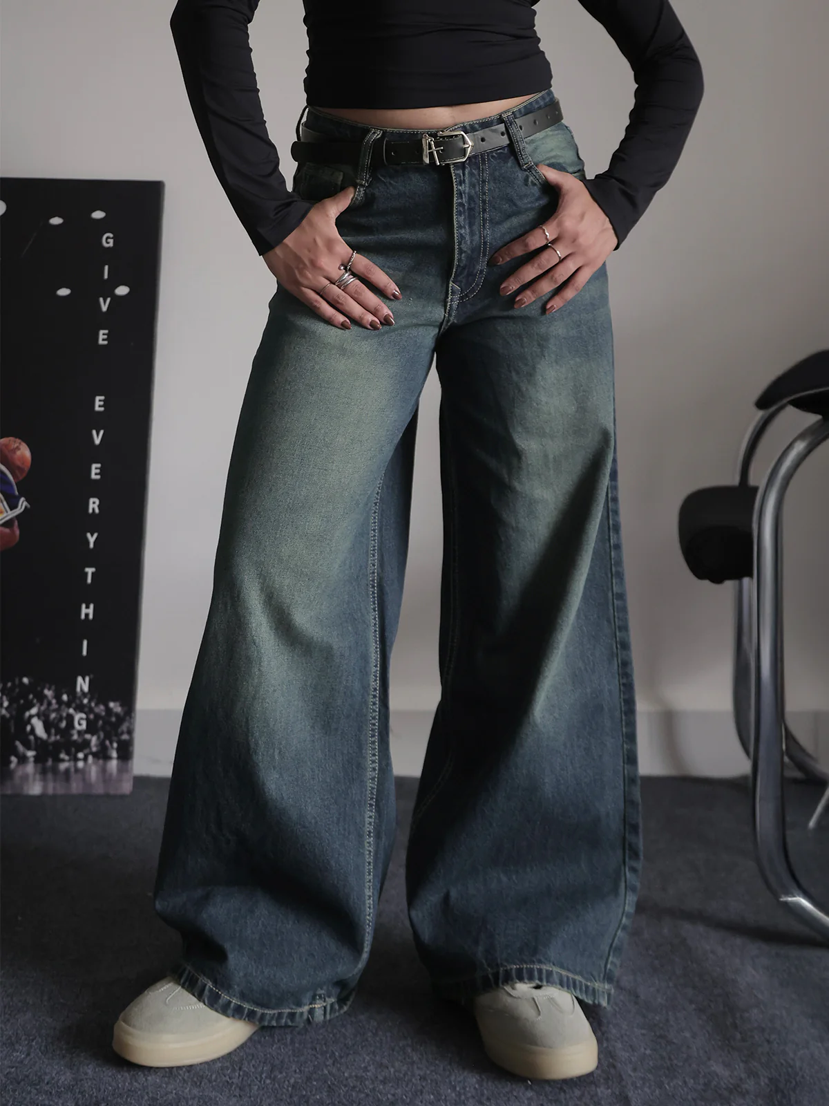 Retro Street Blue Tinted Wide Leg Jeans - Image 3